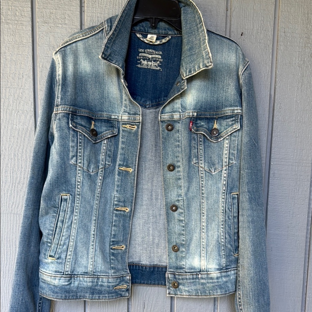 Levi's Blue Denim Jacket Size M